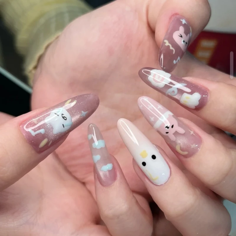 Elegante Künstlerische Stiletto Nagelverzierungen