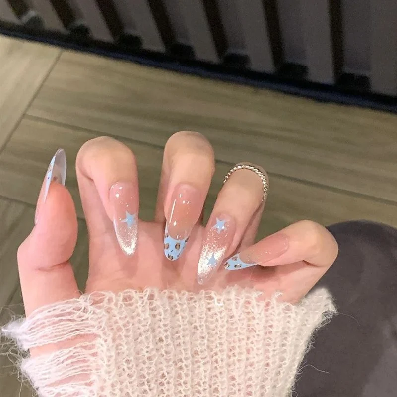 Elegante Künstlerische Stiletto Nagelverzierungen