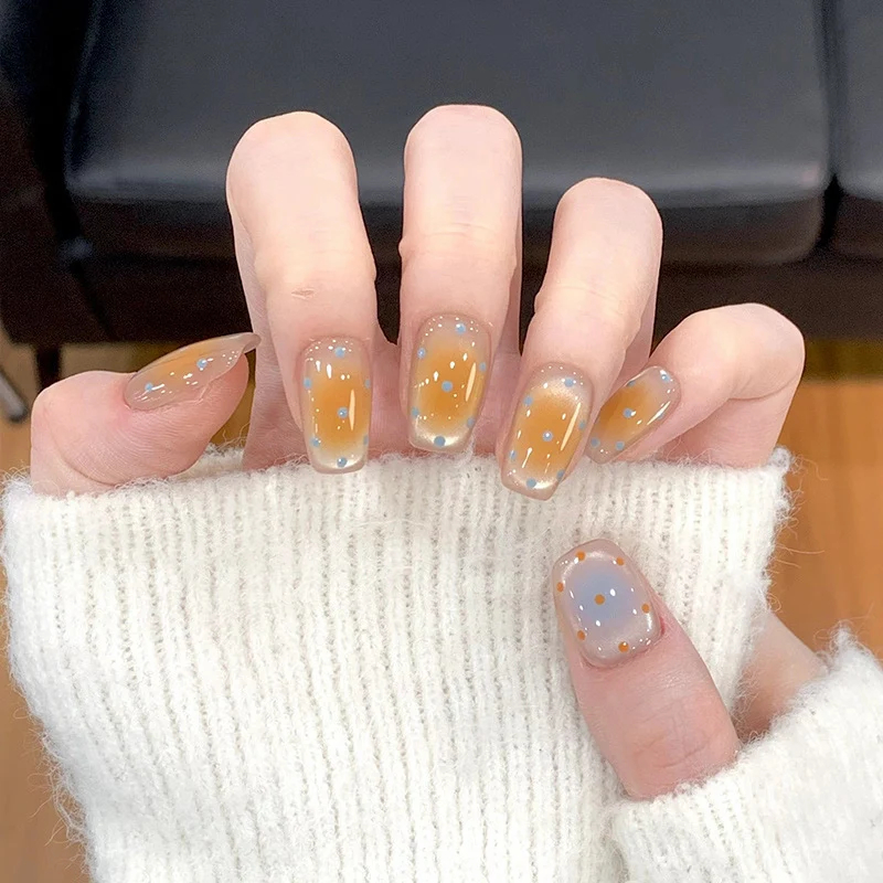 Künstlerische Ombre-Nagelverstärkungen