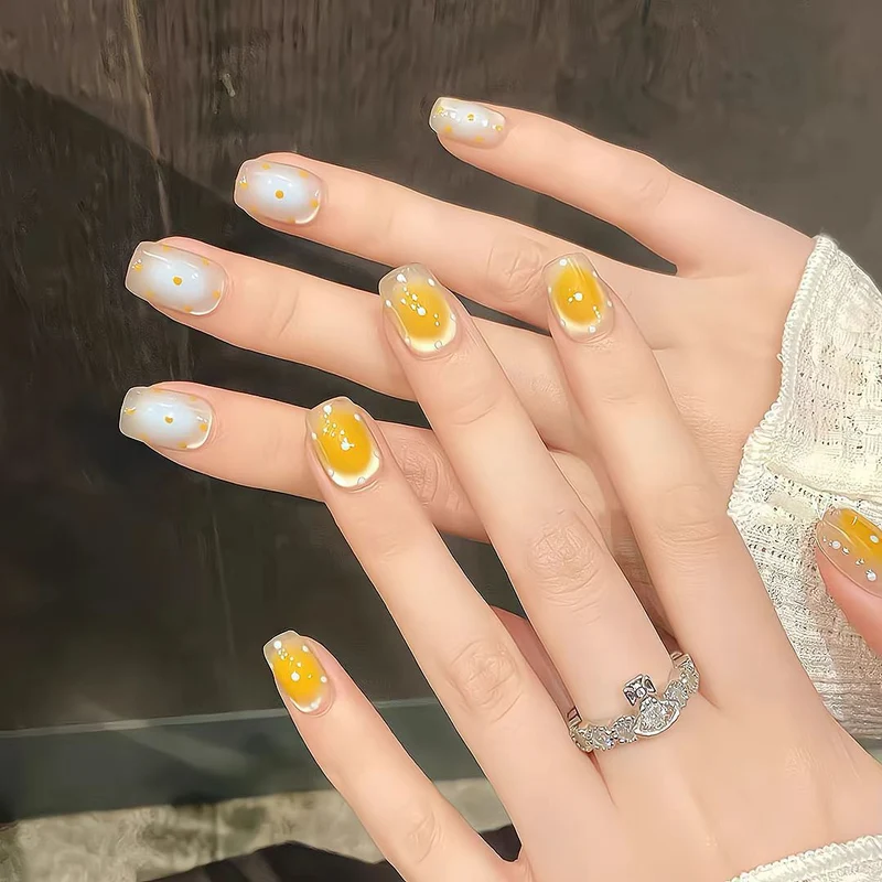 Künstlerische Ombre-Nagelverstärkungen