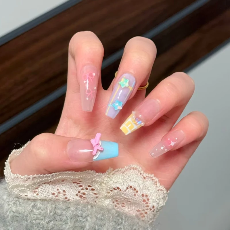 Dekoratives thematisches Press-on-Nagelset