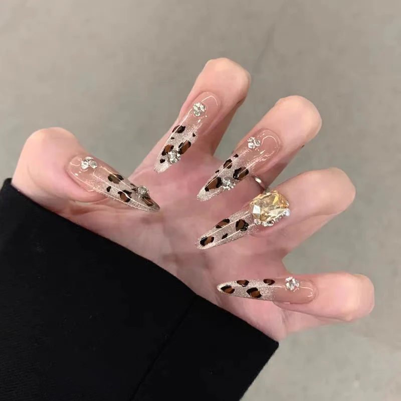 Dekorative Stiletto Press-On Nägel