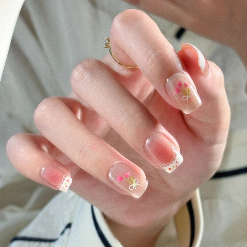 Künstlerische Nagelkunst