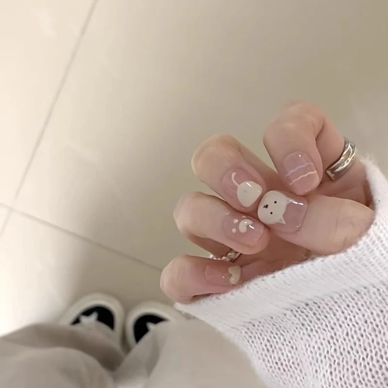 Künstlerische Nagelkunst