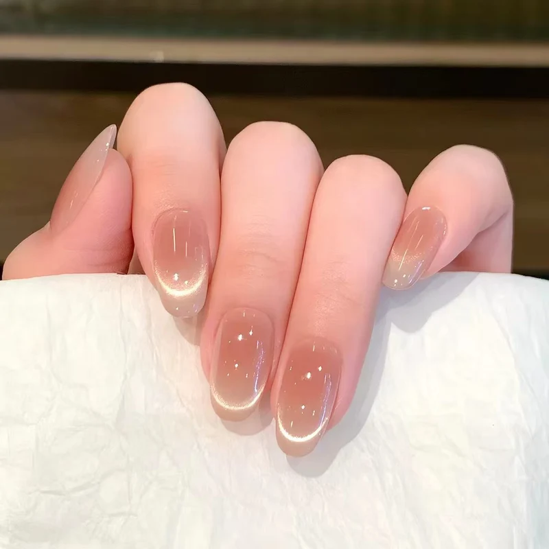 Künstlerische Nagelkunst