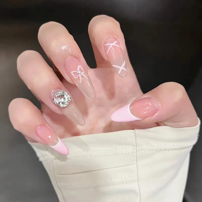 Künstlerische Nagelzubehör