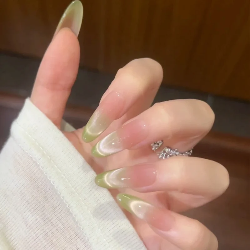 Künstlerische Nagelzubehör