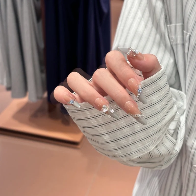 Elegante Stiletto-Nagelkunst-Verstärkungen