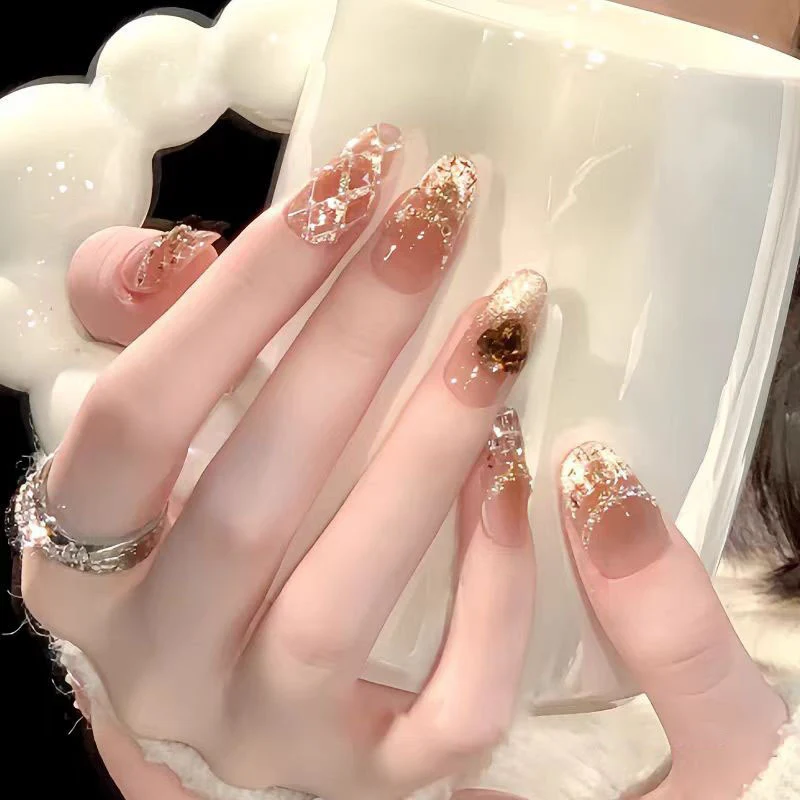 Elegante Stiletto-Gel-Nagelkunstverzierung