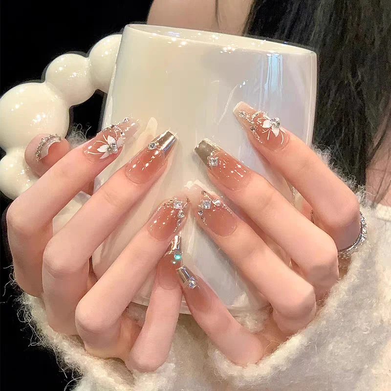 Elegante Ombre Stiletto Nagelverlängerungen