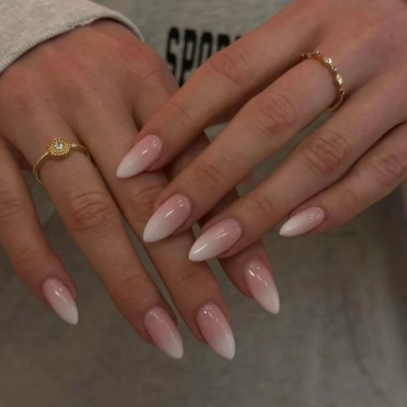 Elegante Ombre Stiletto Nagelverstärkungen