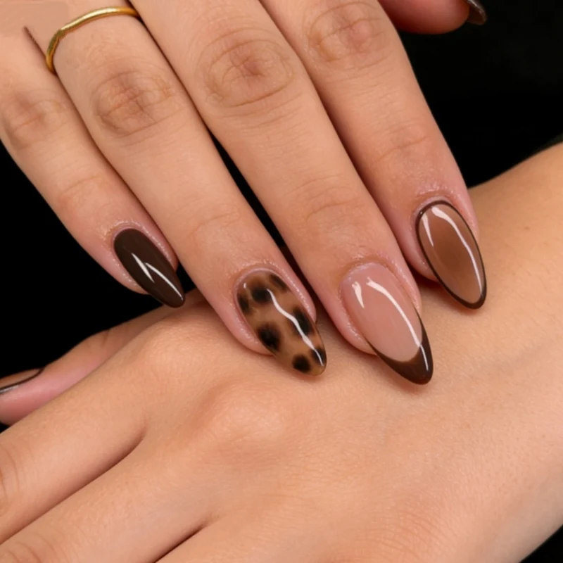 Stylisches Stiletto Press-On Nail Set
