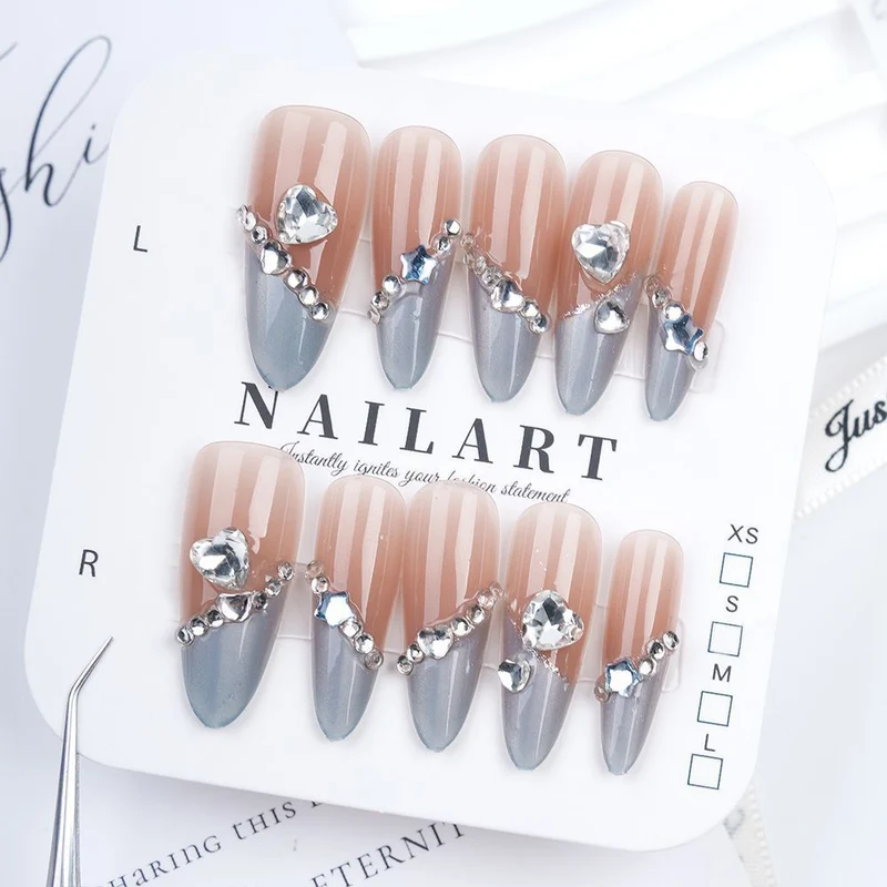 Stylisches Press-On-Nagelset