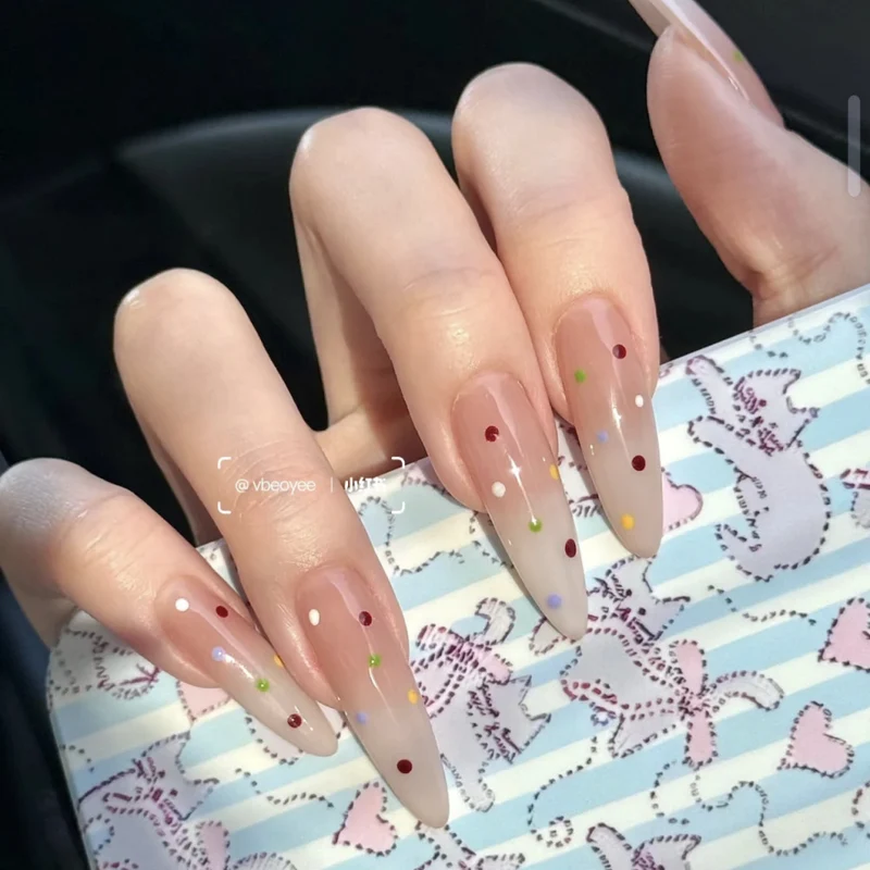 Künstlerisch Herz-verzierte Stiletto Nägel