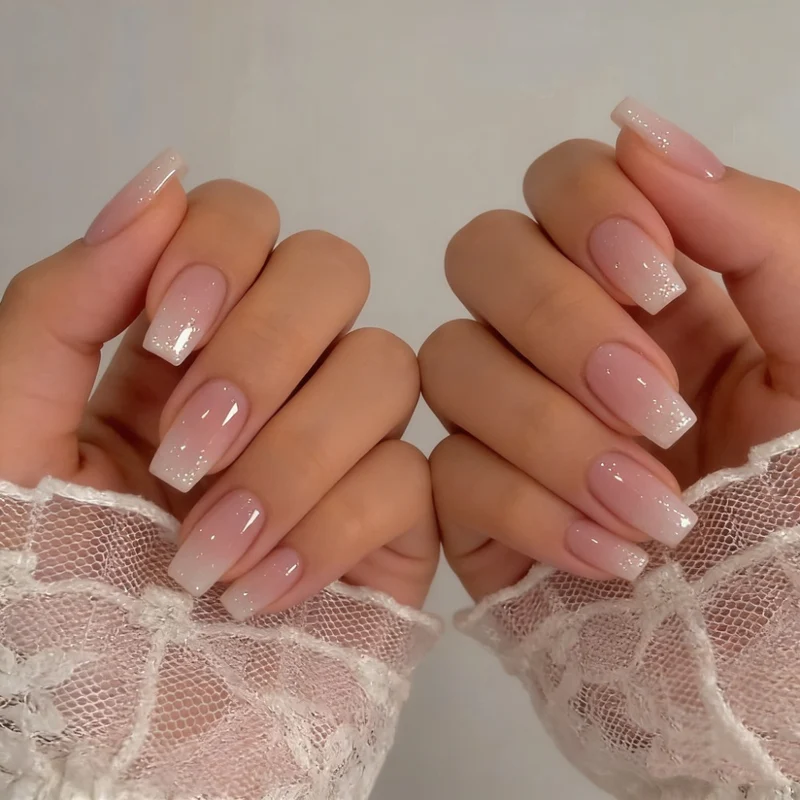 Elegante Ombre-Nagelverlängerungen