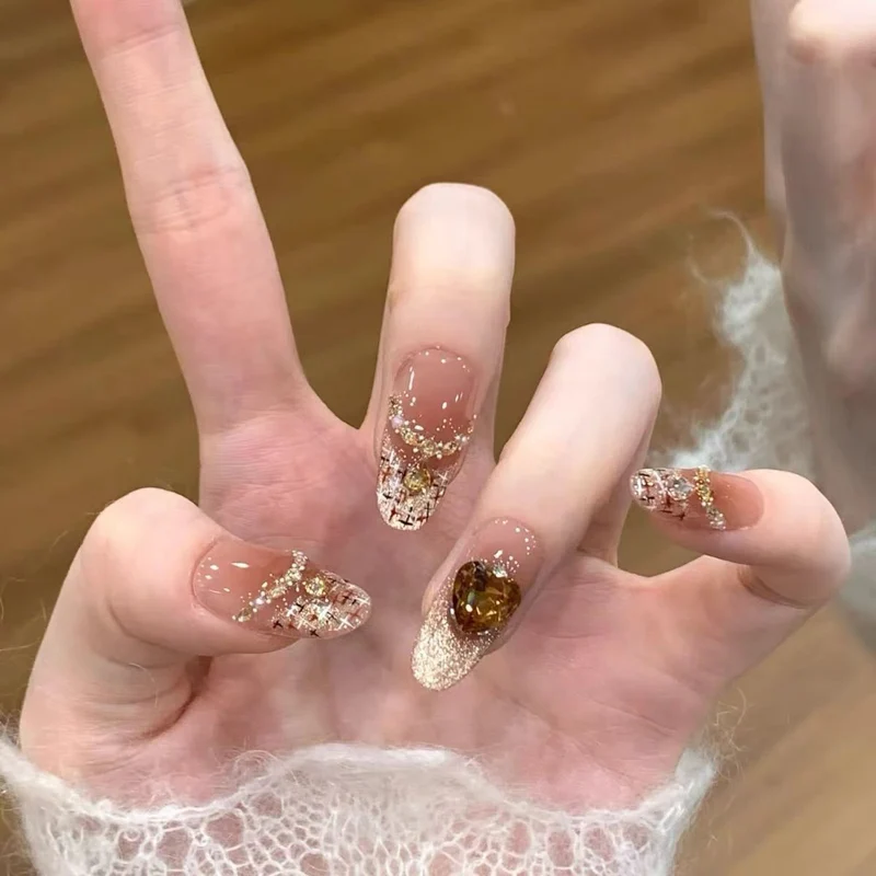 Dekorative Nagelverstärkungen