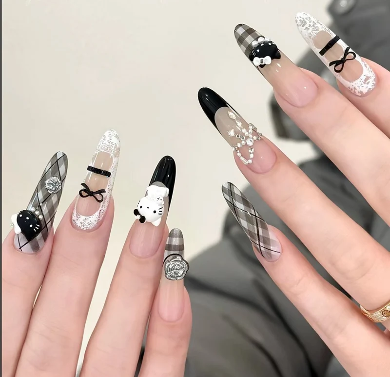 Künstlerisches Floral Press-On Nagel Set