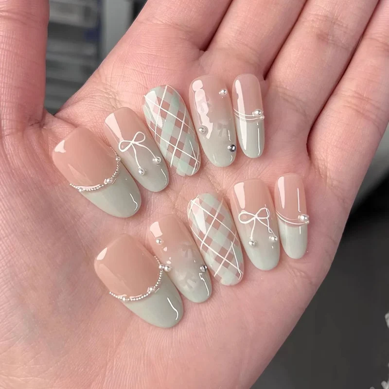 Dekorativer Nagelkunst-Kit