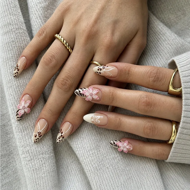 Dekorative Nagelkunst Verlängerungen