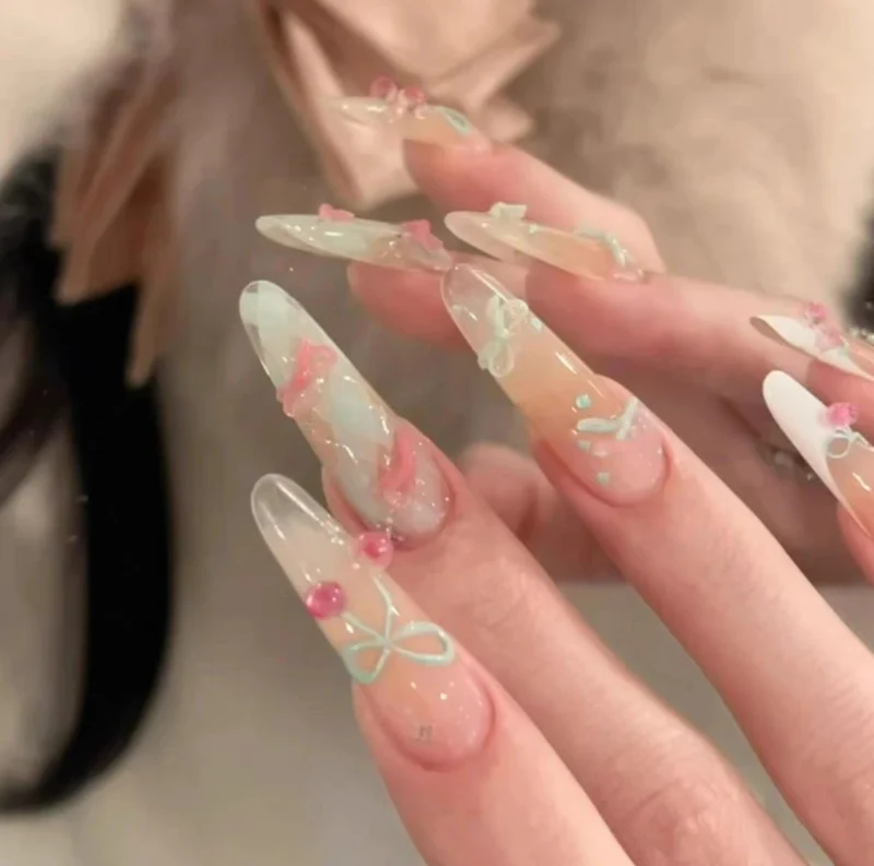 Künstlerische florale Design Press-On Nagel Verbesserungen
