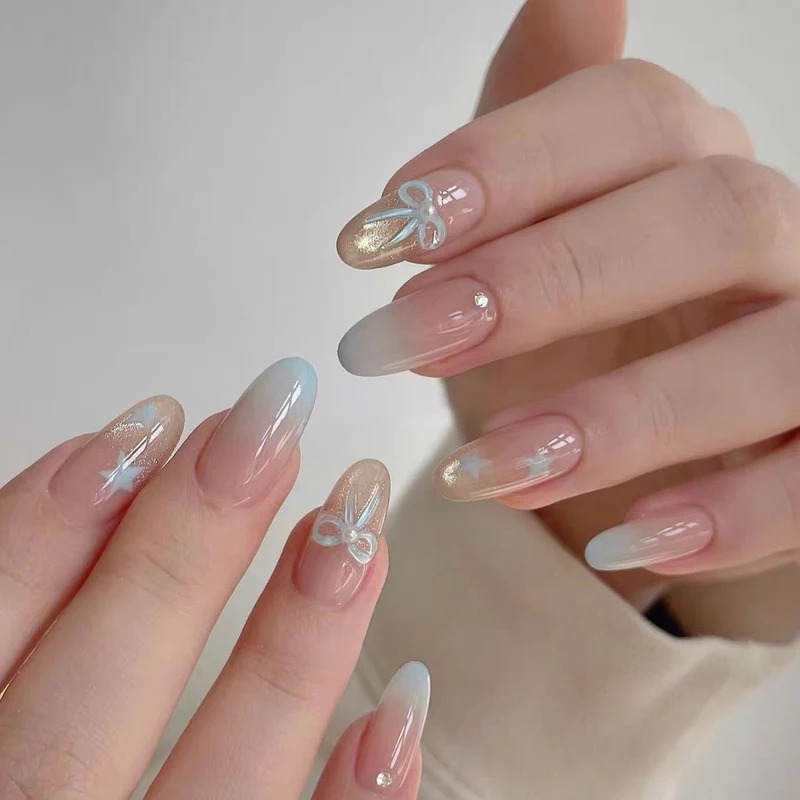 Dekorative Gel-Nagelkunst-Verzierungen