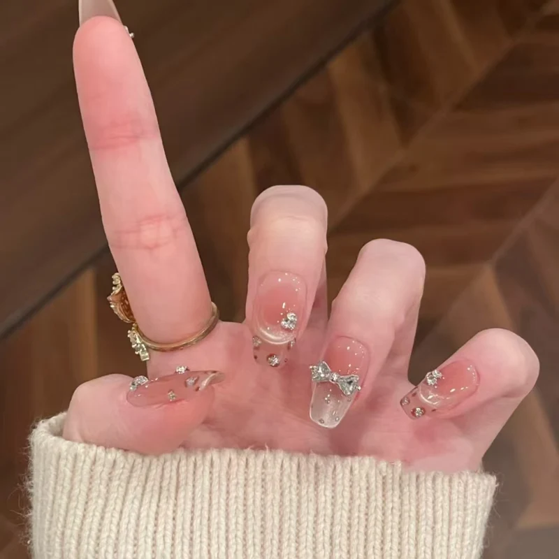 Dekorative Gel-Nagelkunst-Verzierungen