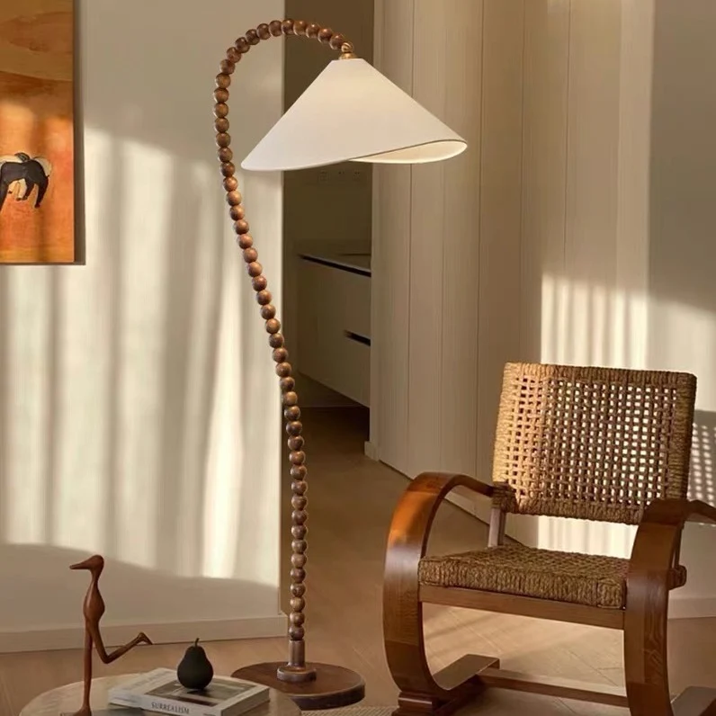 Kurvige zeitgenössische Stehlampe