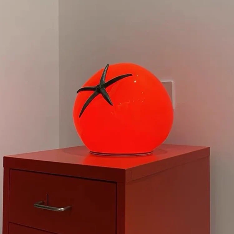 Kreative tomatenförmige Tischlampe