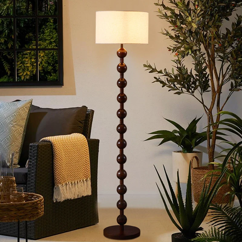 Zeitgenössische Holz-Stehlampe