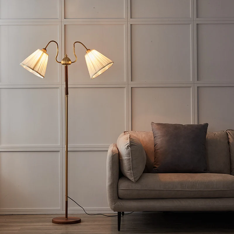 Klassische Doppelshade Stehlampe