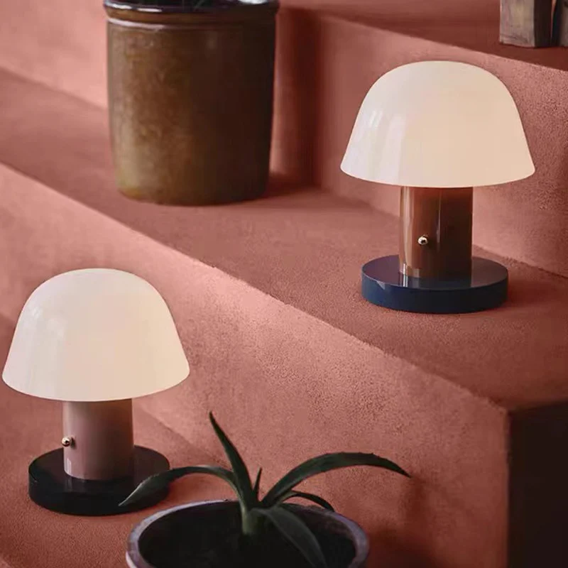 Stilvolle moderne Tischlampe
