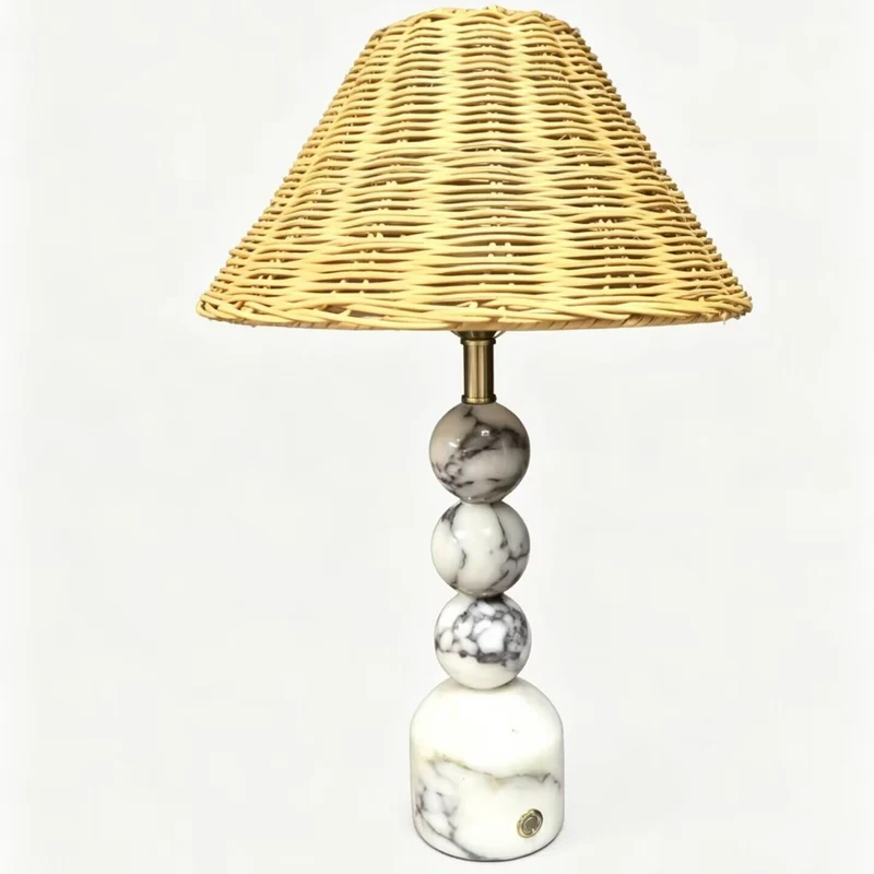 Künstlerische dekorative Tischlampe