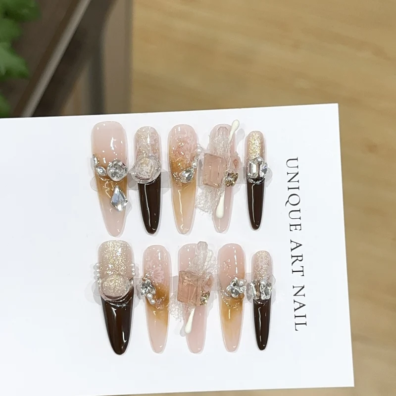 Luxuriöses Dekoratives Press-On Nail Art Set