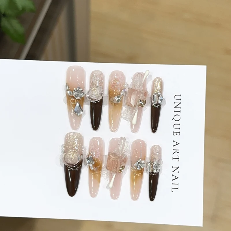 Luxuriöses Dekoratives Press-On Nail Art Set