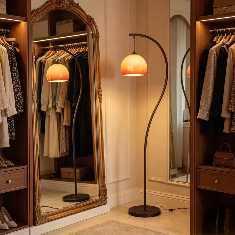 Arc Stehlampe mit Kuppelschirm