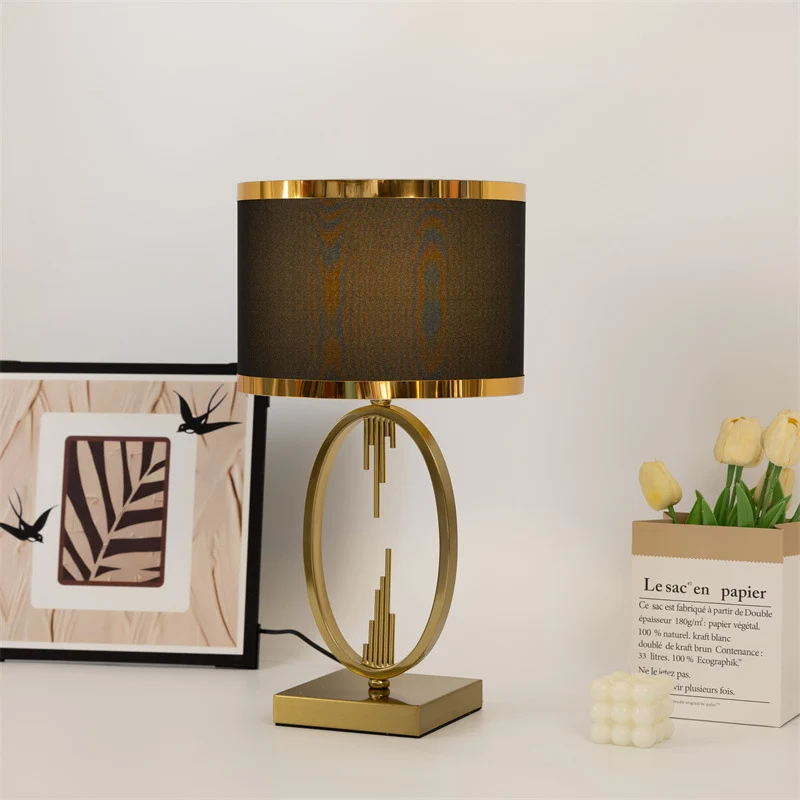 Moderne Tischlampe