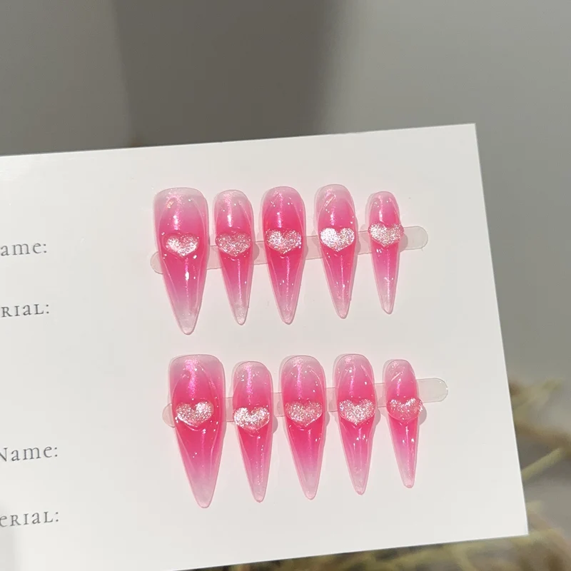 Herz-verzierte Stiletto Press-On Nägel