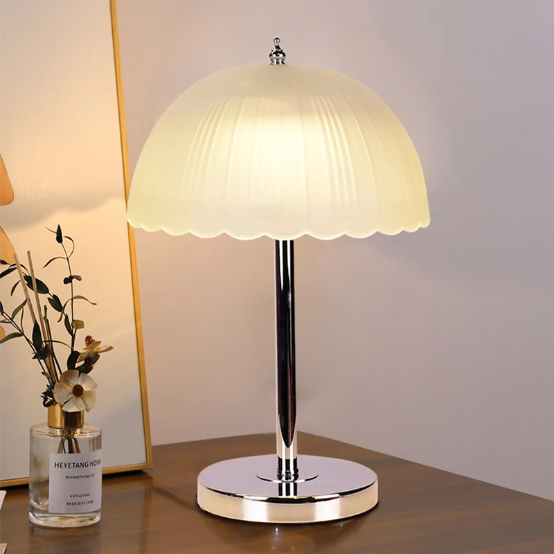 Moderne dekorative Tischlampe