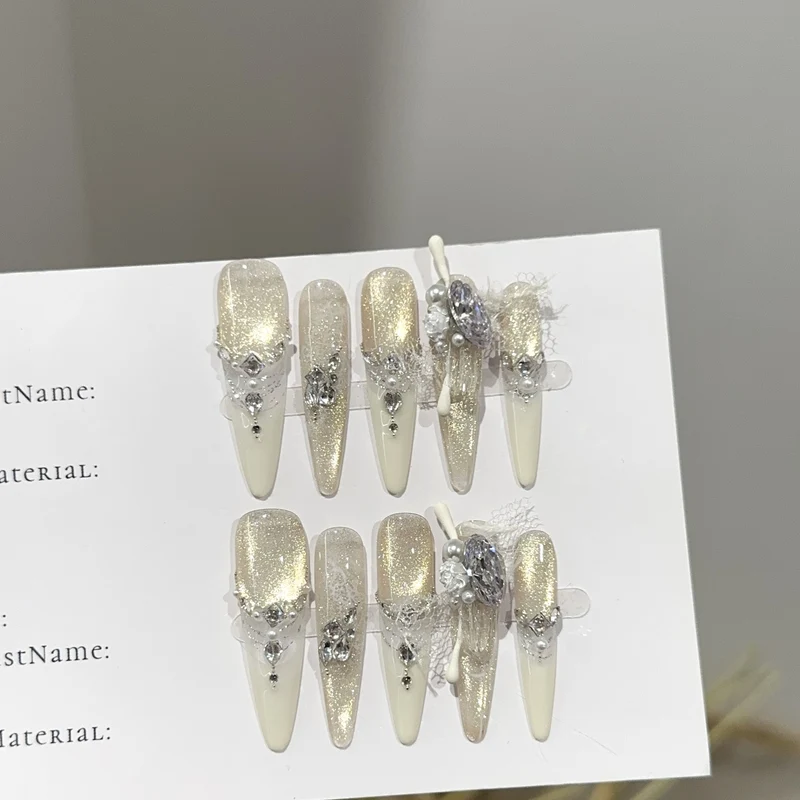 Elegante dekorative Press-On Nagelkunst