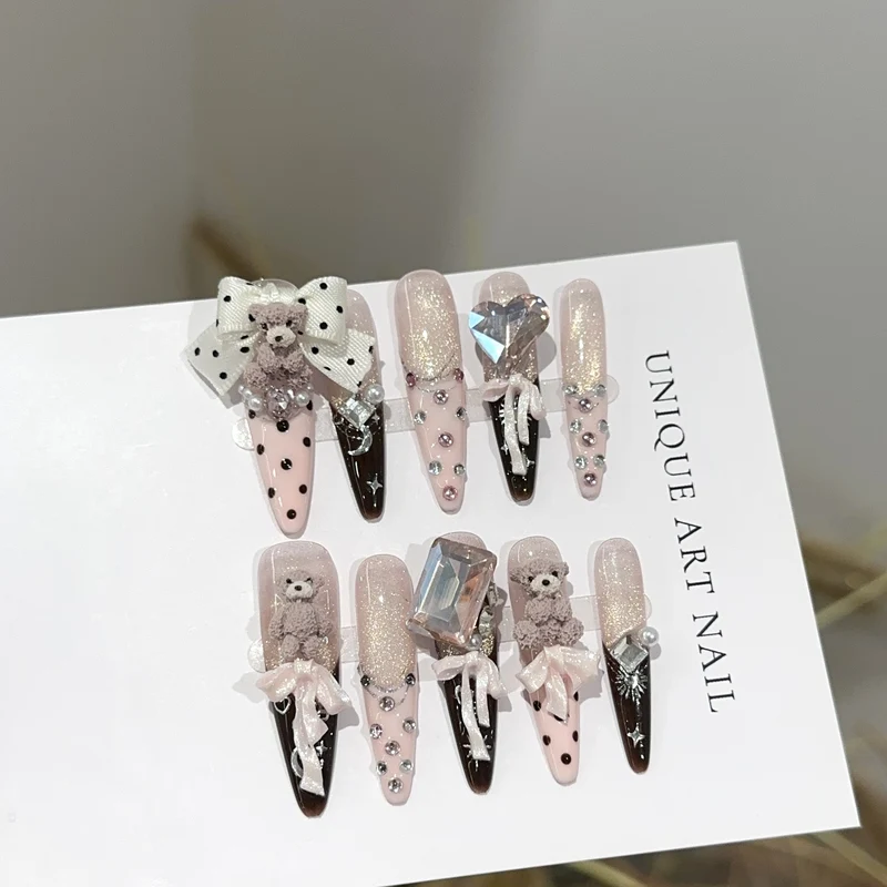 Themen Bären-inspiriertes Press-On Nagelkunstset