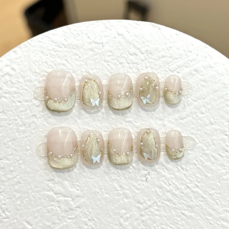 Elegante Schmetterlings-verzierte Press-On Nagelset