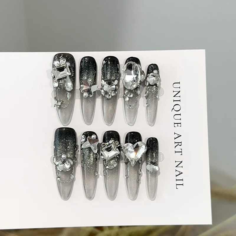 Glamouröses Stiletto Press-On Nageldesign-Set mit Kristallakzenten