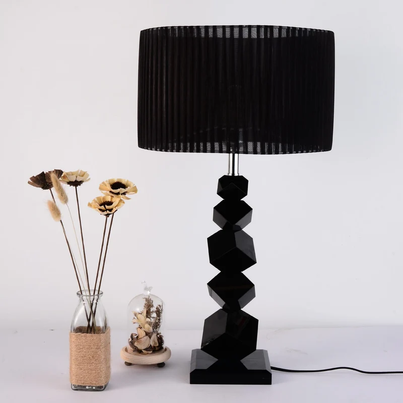 Geometrische Tischlampe