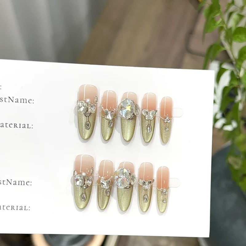 Designer-Nagelkunst