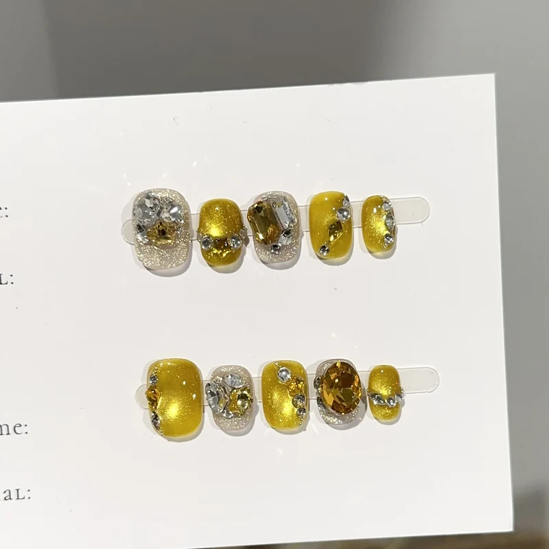 Glamouröse mit Strass verzierte Press-On Nägel