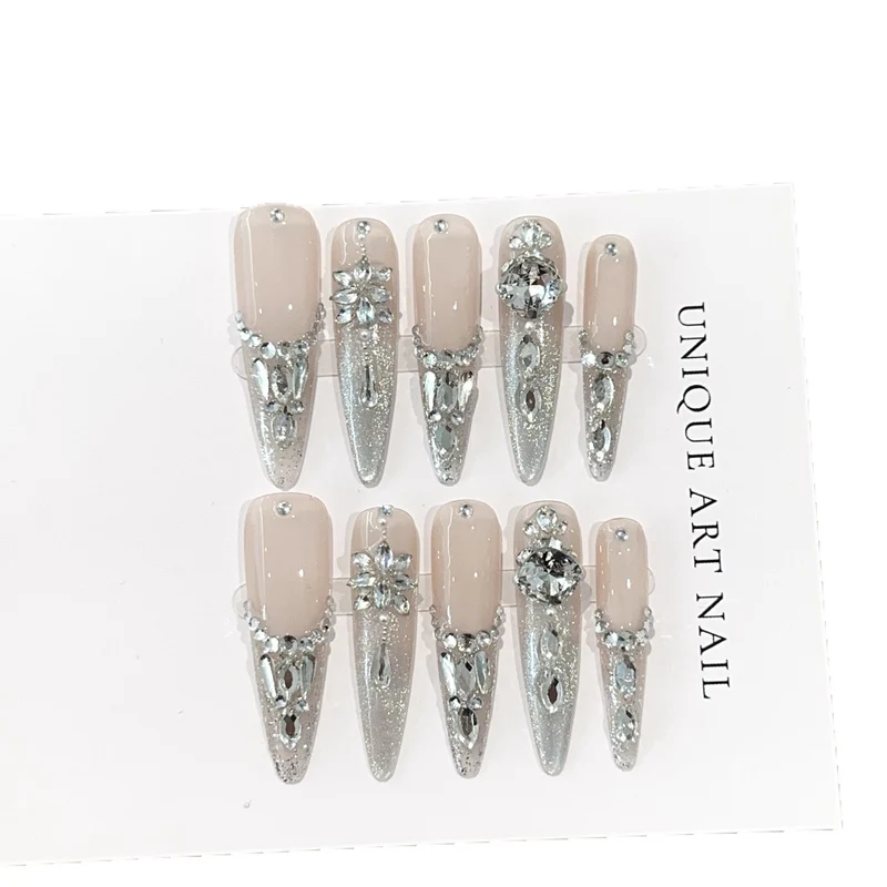 Glamourös mit Strass verziertes Press-On-Nägel-Set