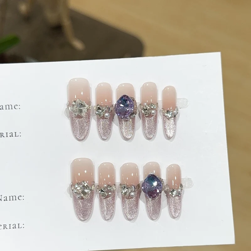 Glamouröse mit Strass veredelte Press-On Nagelset 1790730529
