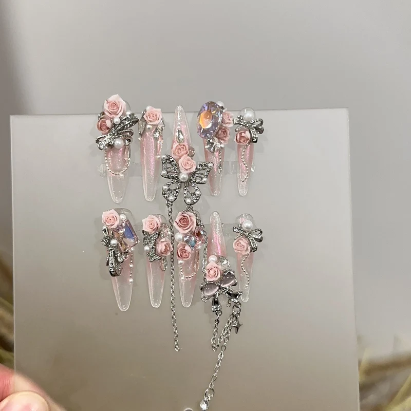 Blumenverzierte Stiletto Press-On Nagel Set