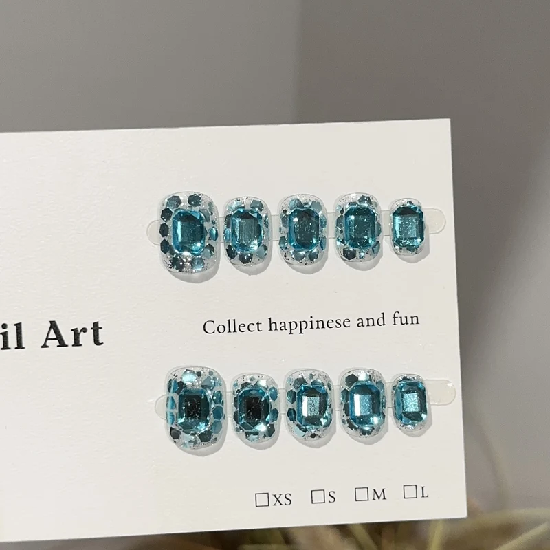 Dekoratives Strass Press-On Nagelkunstset