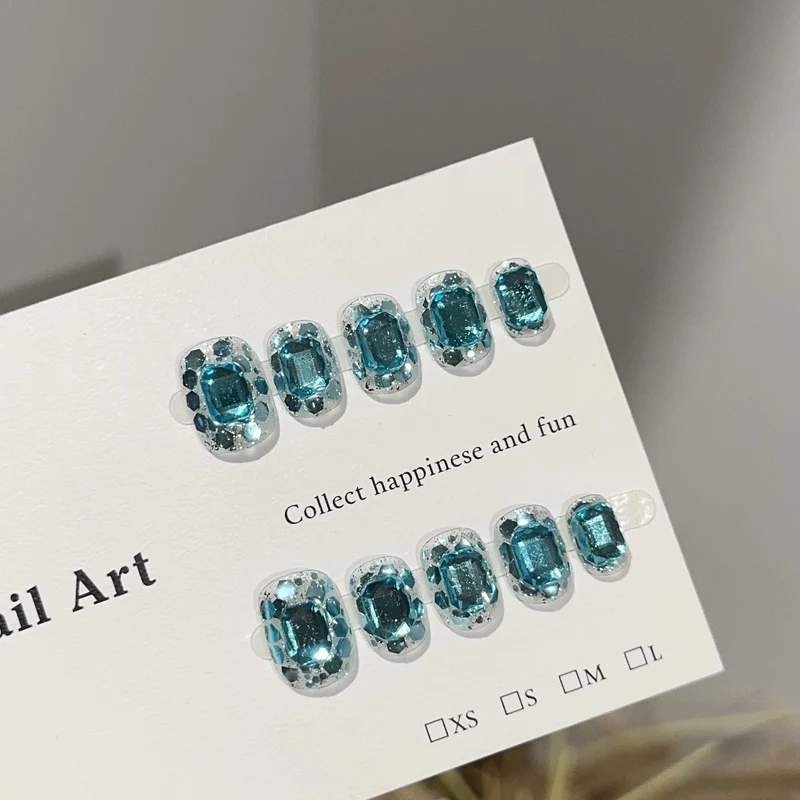 Dekoratives Strass Press-On Nagelkunstset